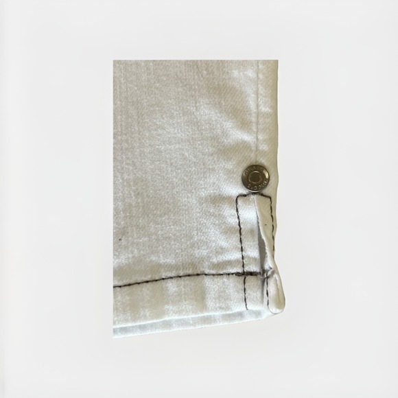 Chicos Size 1.5 US 10 Cropped White Jeans Stud Pockets Platinum Tan Stitching - Picture 4 of 6